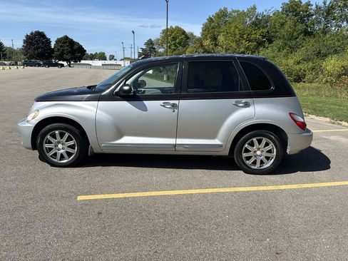 Used 2010 Chrysler PT Cruiser w/ PT Cruiser Couture Edition FWD image 8