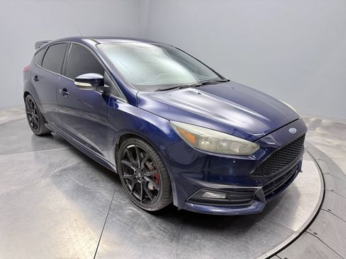 Used 2016 Ford Focus ST FWD image 3
