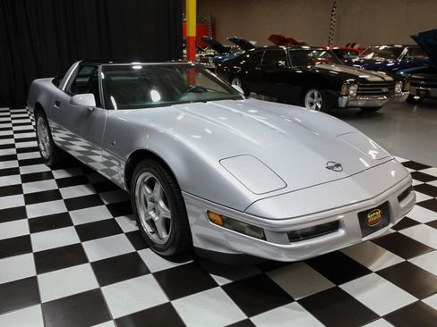 Used 1996 Chevrolet Corvette Coupe RWD image 14