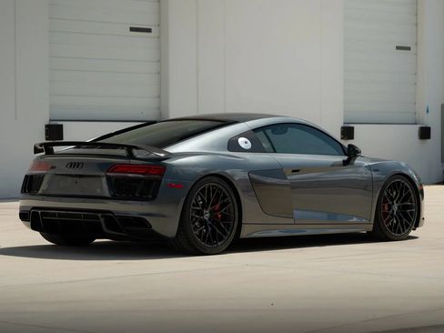 Used 2018 Audi R8 V10 RWD image 9