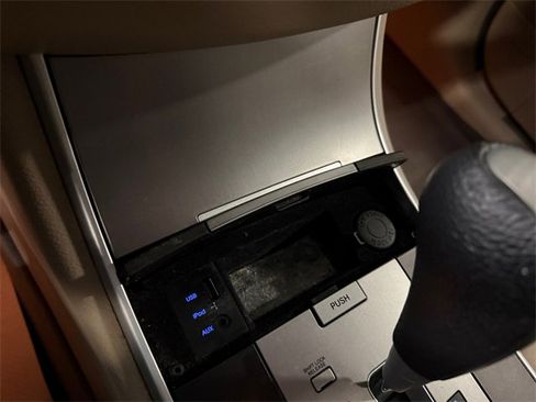 Used 2012 Hyundai Veracruz Limited w/ Entertainment Pkg image 35