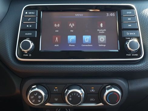 New 2025 Nissan Kicks Play S image 29