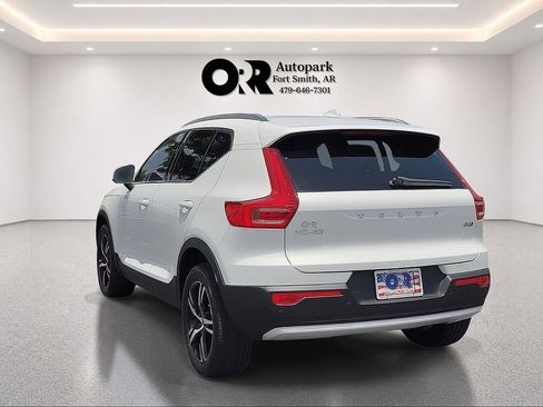 Used 2025 Volvo XC40 B5 Core AWD/4WD image 4
