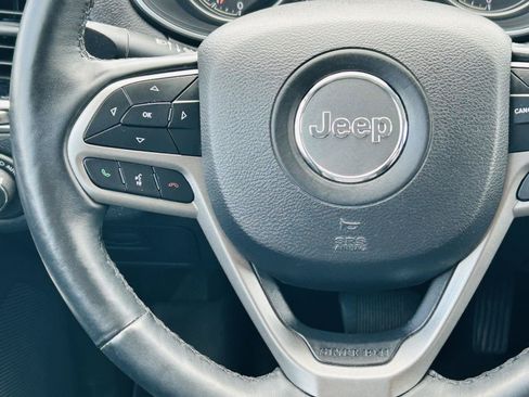 Used 2019 Jeep Cherokee Limited AWD/4WD image 15