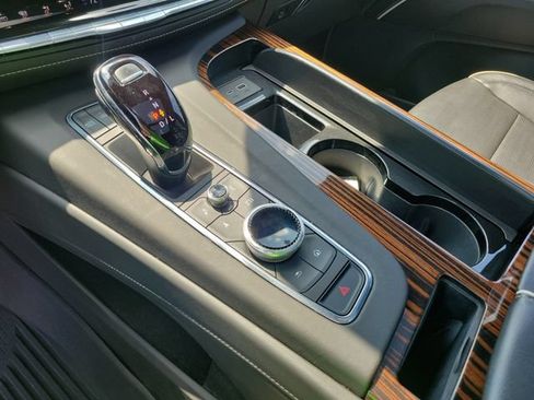 Certified 2023 Cadillac Escalade ESV Premium Luxury w/ LPO, Radiant Package AWD/4WD image 18