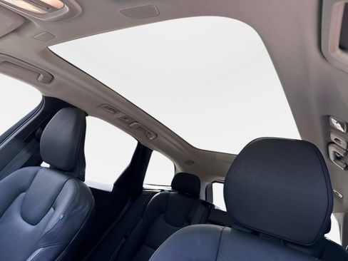 Certified 2025 Volvo XC60 B5 Plus image 19