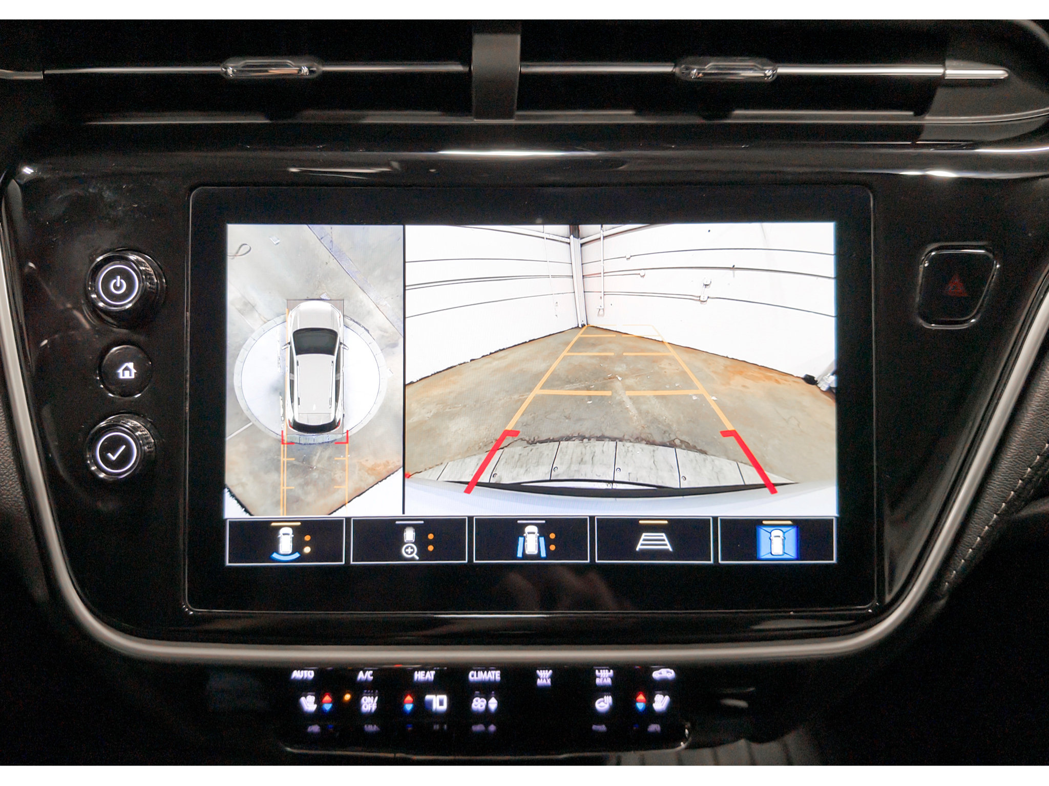 Used 2023 Chevrolet Bolt EUV Premier w/ Sun & Sound Package FWD image 14