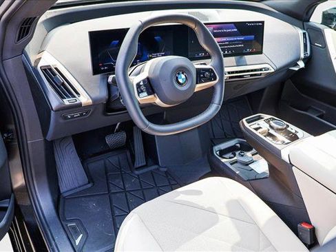 Used 2026 BMW iX xDrive60 image 10