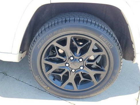 Used 2020 Jeep Grand Cherokee Overland AWD/4WD image 14