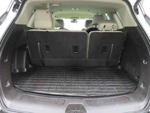 Used 2019 Buick Enclave Essence image 37