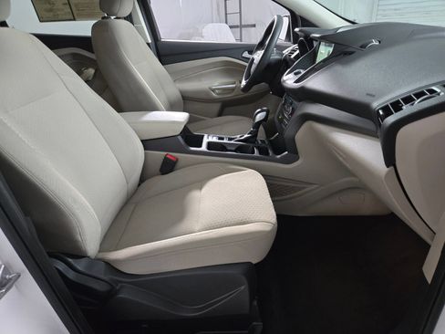 Used 2019 Ford Escape SE FWD image 17
