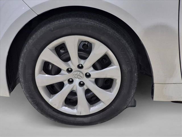 Used 2024 Toyota Corolla LE FWD image 3