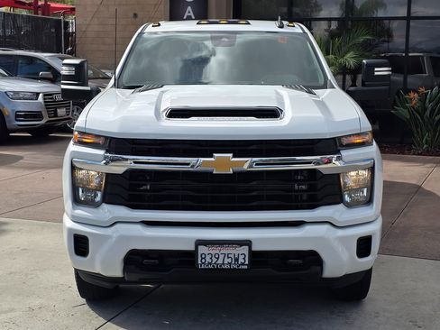 Used 2024 Chevrolet Silverado 3500 LT image 6