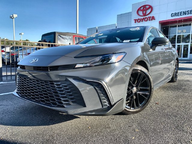 Used 2026 Toyota Camry SE FWD image 4