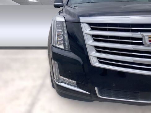 Used 2017 Cadillac Escalade ESV Platinum image 10