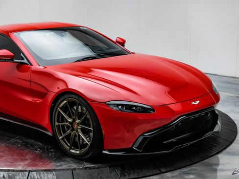 Used 2019 Aston Martin V8 Vantage Coupe image 28
