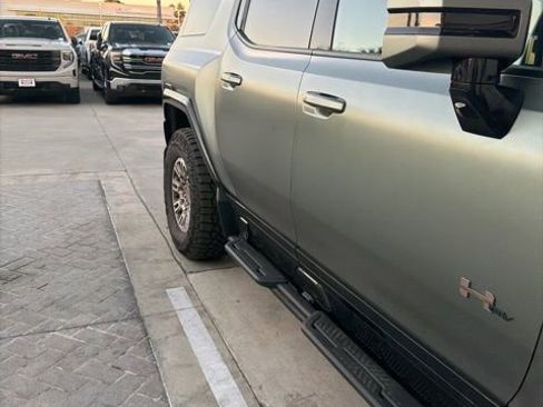 Used 2024 GMC Hummer EV 3X w/ Extreme Off-Road Package image 4