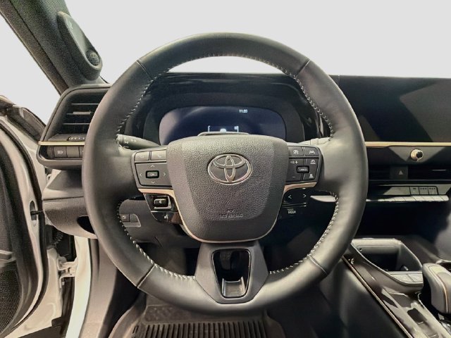 Certified 2025 Toyota Crown Platinum AWD/4WD image 9