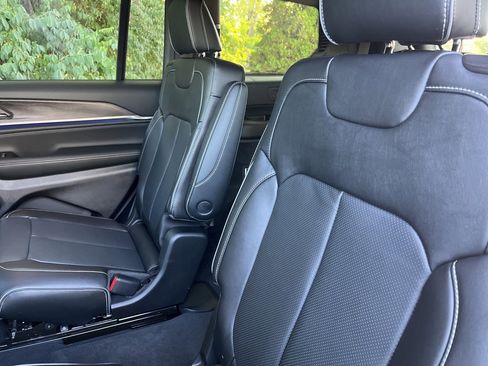 New 2025 Jeep Grand Cherokee L Overland w/ Trailer Tow Package image 33