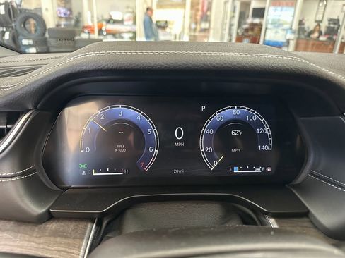 New 2025 Jeep Grand Cherokee Limited w/ Black Appearance Package image 17