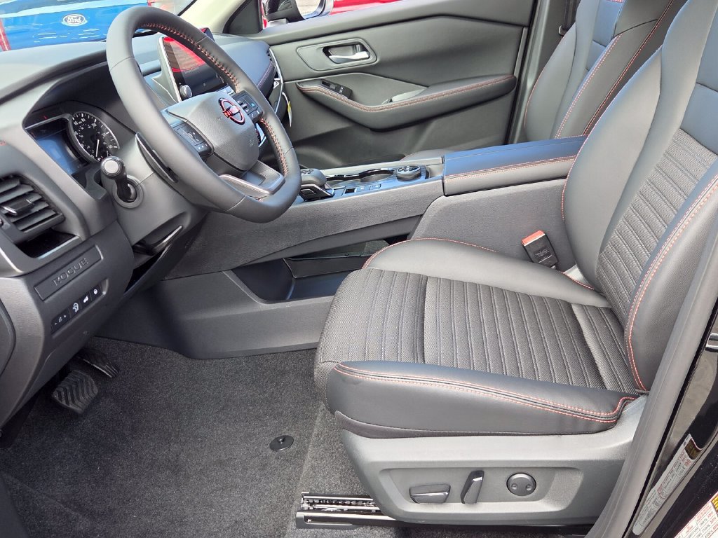 New 2026 Nissan Rogue SV AWD/4WD image 4