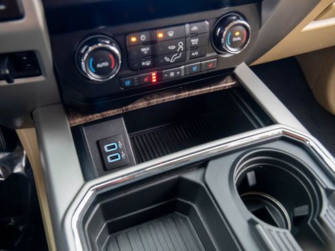 Used 2019 Ford F350 Lariat w/ Lariat Ultimate Package AWD/4WD image 22