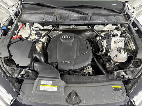 Used 2020 Audi Q5 2.0T Premium w/ Titanium Sport Package image 9