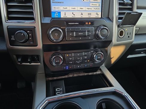 Used 2019 Ford F250 Lariat w/ Lariat Ultimate Package AWD/4WD image 17