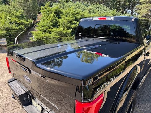 Used 2018 Ford F150 Lariat w/ Equipment Group 502A Luxury AWD/4WD image 8