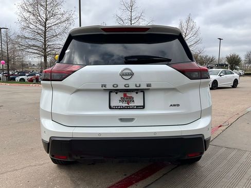 Used 2025 Nissan Rogue SV image 7