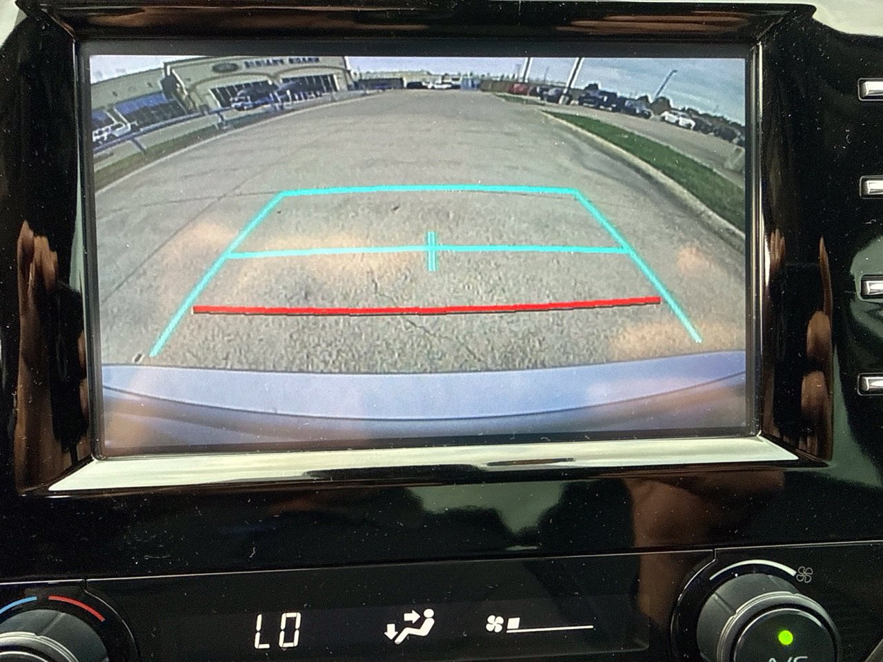 Used 2019 Toyota Camry SE FWD image 26
