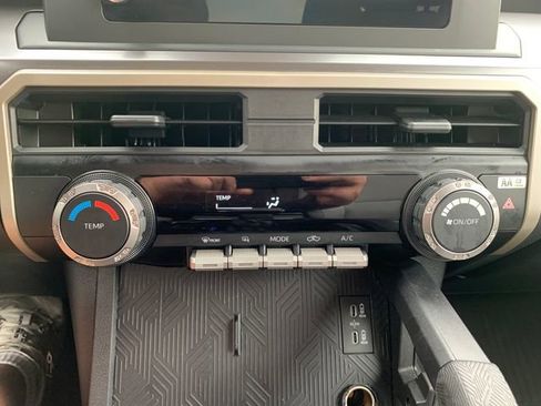 Used 2025 Toyota Tacoma SR5 AWD/4WD image 24
