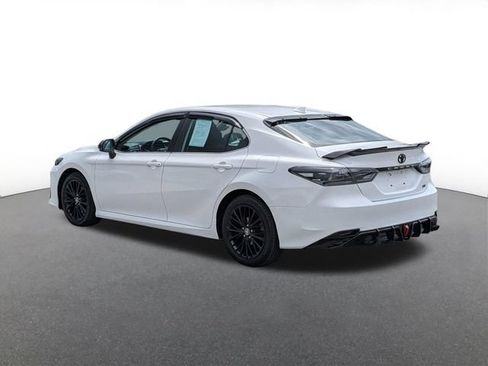 Used 2021 Toyota Camry LE FWD image 4