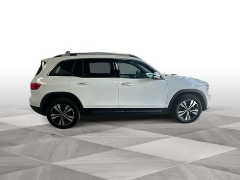 Used 2025 Mercedes-Benz GLB 250 image 9
