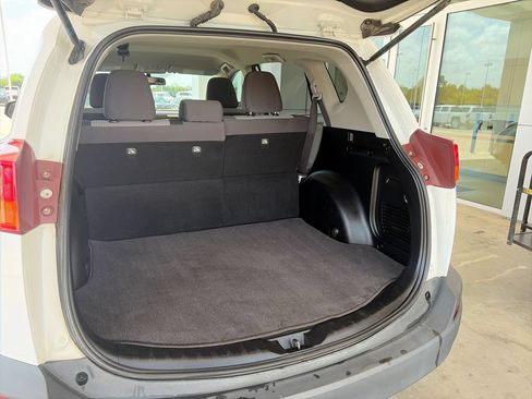 Used 2013 Toyota RAV4 LE FWD image 27