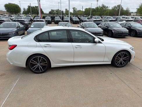 Used 2021 BMW 330i Sedan w/ M Sport Package RWD image 6
