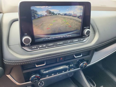 Used 2023 Nissan Rogue SV AWD/4WD image 22