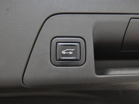 Used 2022 Buick Envision Essence w/ Technology Package II image 34