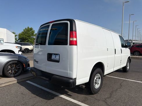 Used 2015 Chevrolet Express 2500 RWD image 3