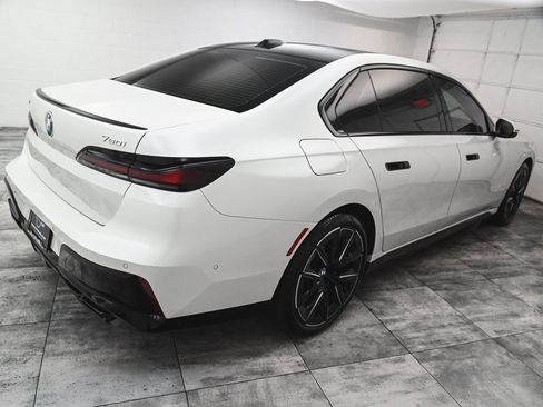 Used 2023 BMW 760i xDrive image 6