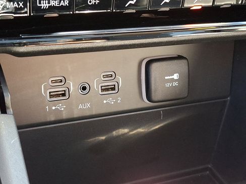 Certified 2023 Jeep Grand Cherokee Limited AWD/4WD image 27
