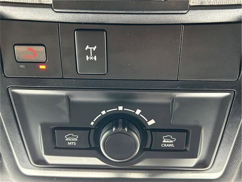 Used 2022 Toyota Tacoma TRD Off-Road w/ Technology Package image 21