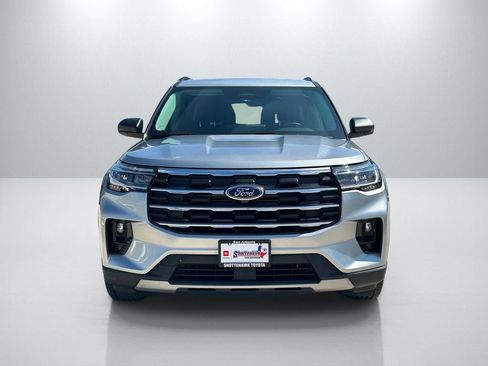 Used 2025 Ford Explorer Active w/ Active Comfort Package RWD image 2