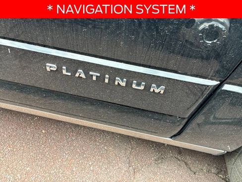 Used 2017 Ford Expedition Platinum AWD/4WD image 5