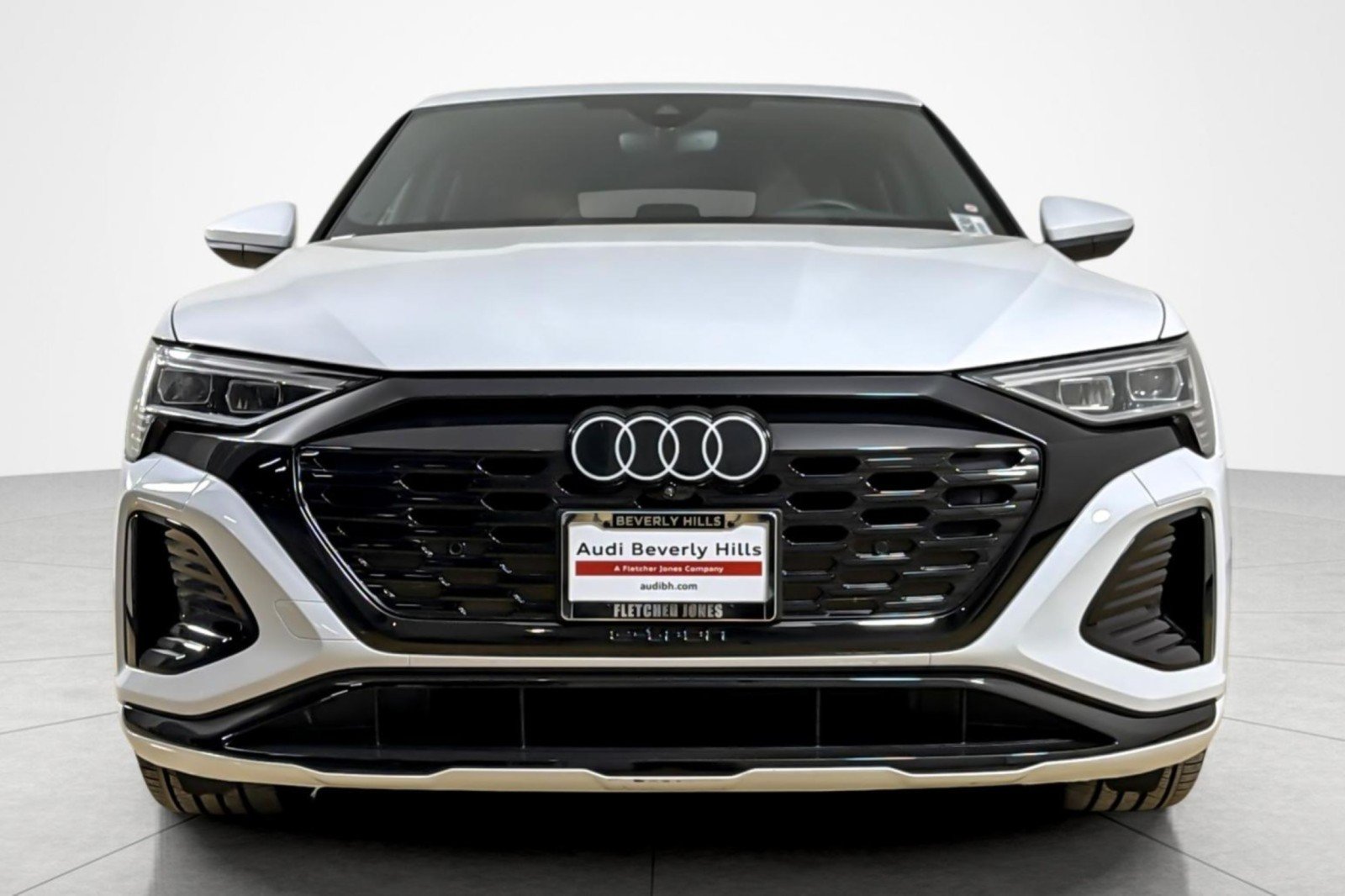 Used 2024 Audi Q8 e-tron Premium Plus AWD/4WD image 8