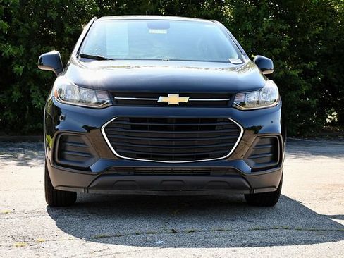 Used 2017 Chevrolet Trax LS FWD image 2