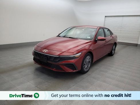 Used 2024 Hyundai Elantra SEL FWD image 1