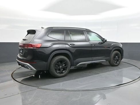 New 2026 Volkswagen Atlas Peak Edition image 7