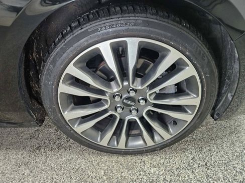 Used 2017 Lincoln Continental Reserve w/ Climate Package image 23