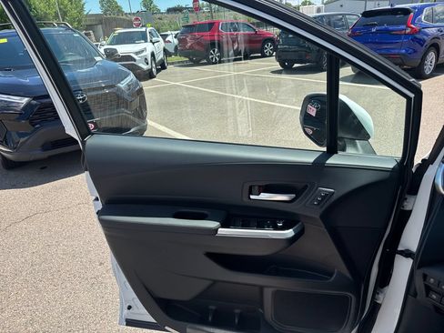 New 2026 Toyota Sienna Platinum AWD/4WD image 36